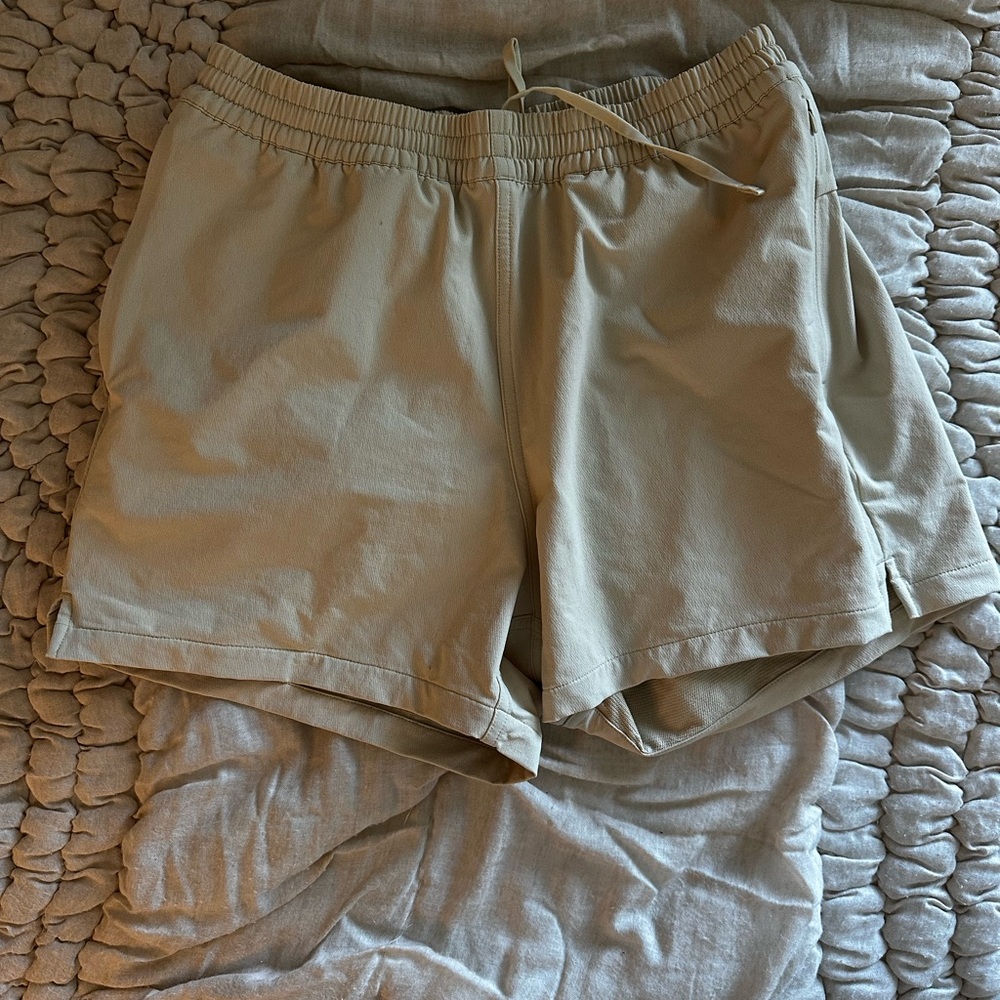 Outdoor Voices Sz Medium Khaki Shorts